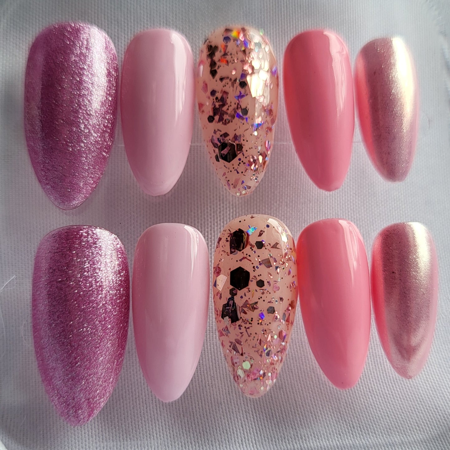 Création Nail Art – Rose Gold & Paillettes : Le Glamour à l’État Pur