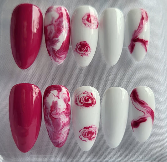 Création Nail Art – Roses & Marbre : L’Élégance Romantique
