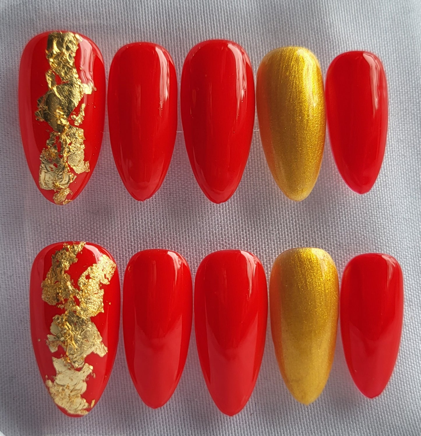 Création Nail Art – Rouge & Or Impérial : La Royauté au Bout des Doigts