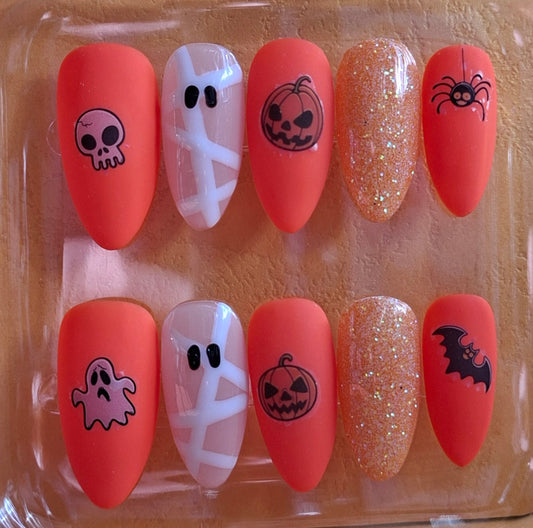 Création Nail Art Halloween Crâne, Momie, Citrouille & Glitter Doré