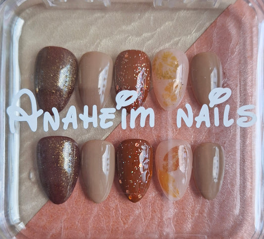 Création Court Automne Nails Art – Éclats Ambrés