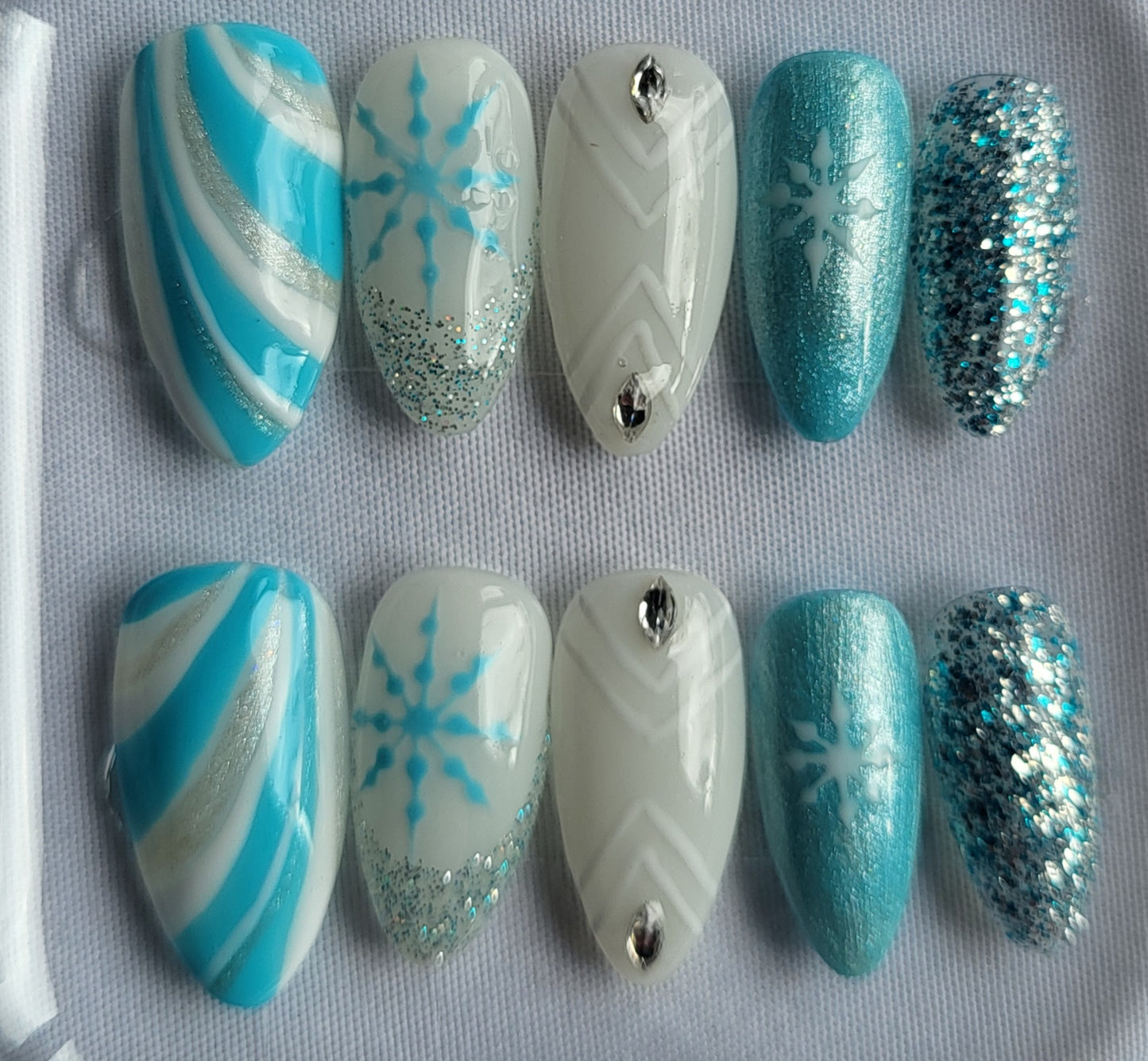 création Nail Art Elsa