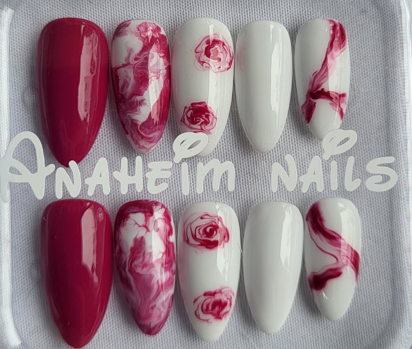 Création Nail Art – Roses & Marbre : L’Élégance Romantique