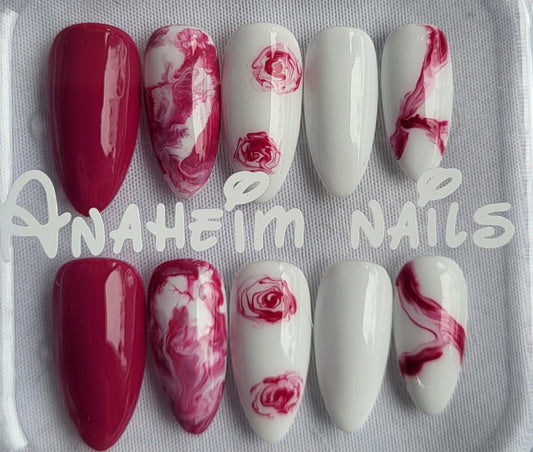 Création Nail Art – Roses & Marbre : L’Élégance Romantique