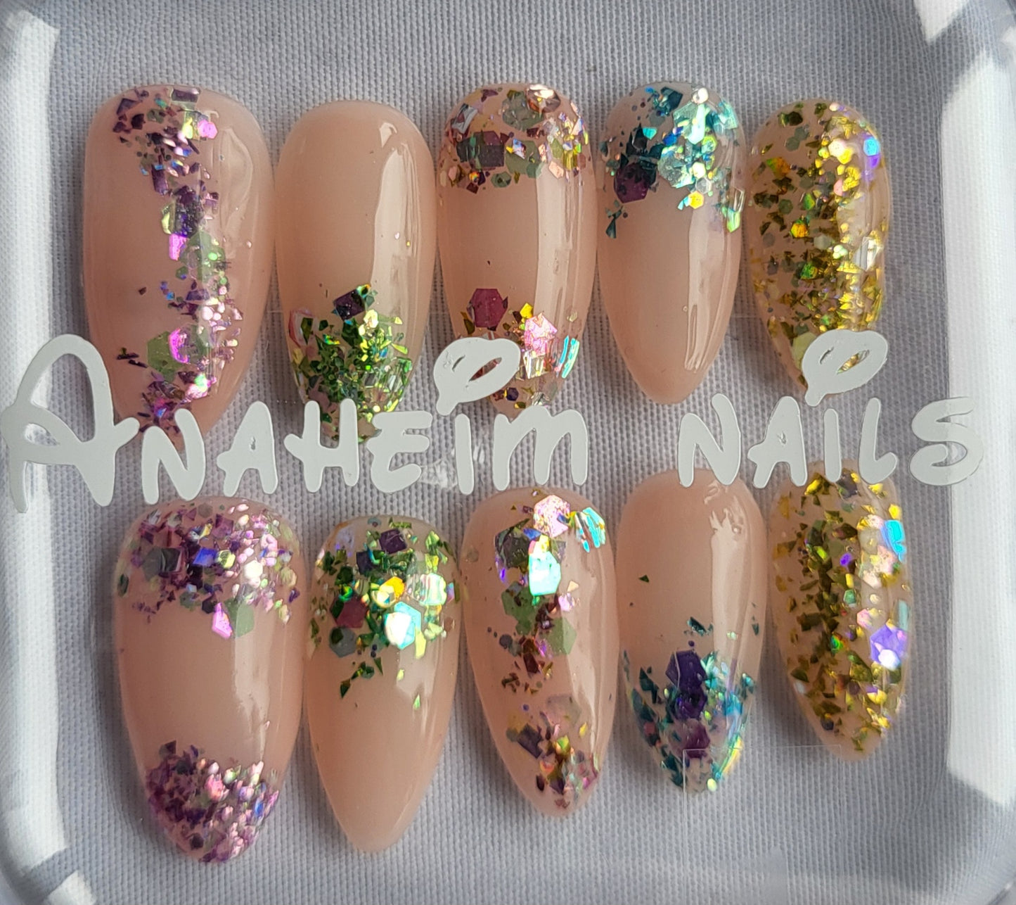 Création Nail Art – Confettis de Fée : La Magie des Paillettes