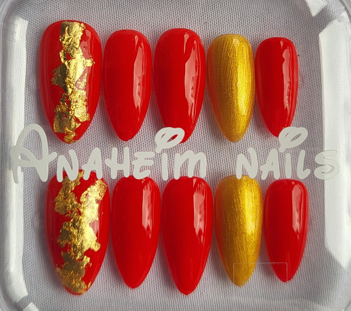 Création Nail Art – Rouge & Or Impérial : La Royauté au Bout des Doigts