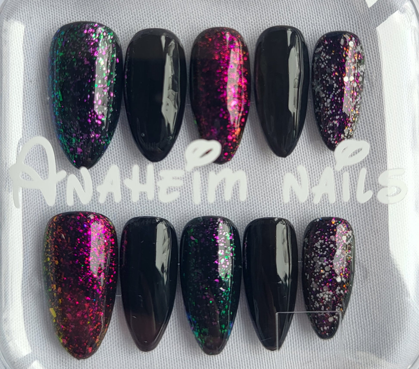 Création Nail Art – Nuit Galactique : L’Obscurité qui Brille