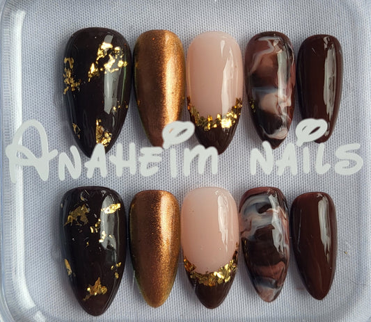 Création Nail Art – Noir & Or : L’Opulence à l’État Pur