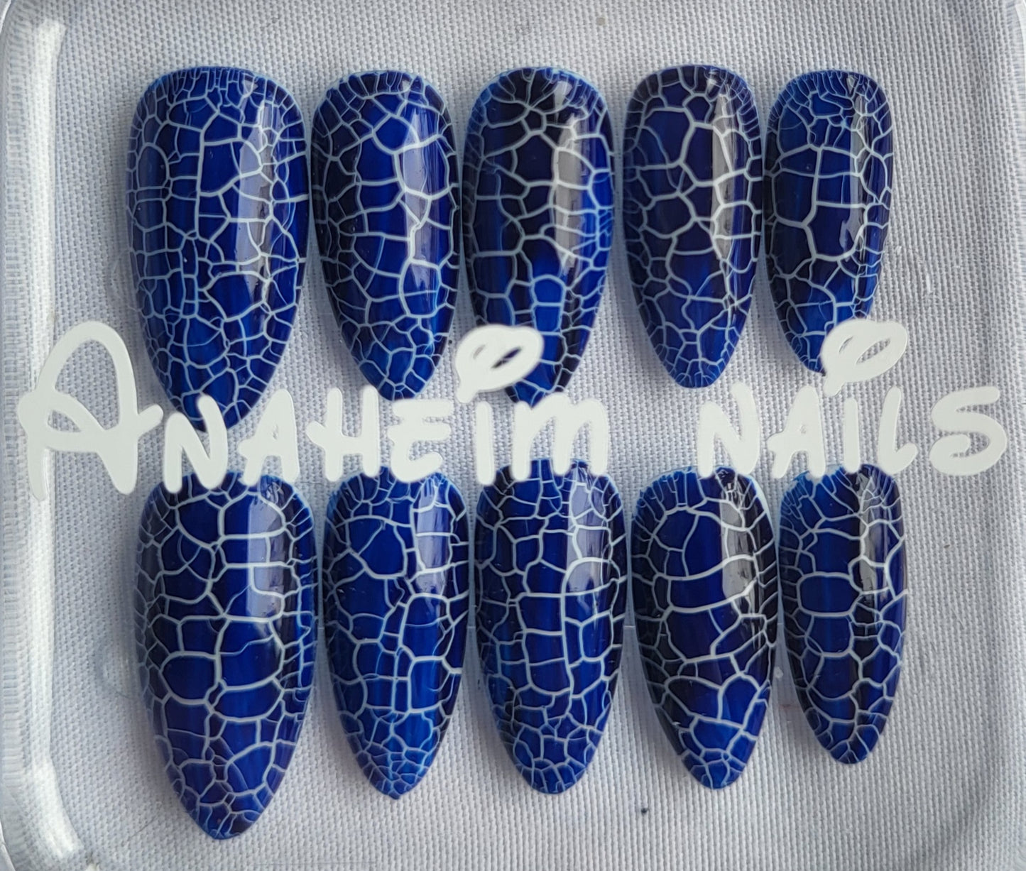 Création Nail Art – Dragon Bleu Royal : La Puissance de l’Océan