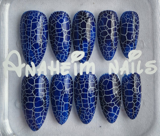 Création Nail Art – Dragon Bleu Royal : La Puissance de l’Océan