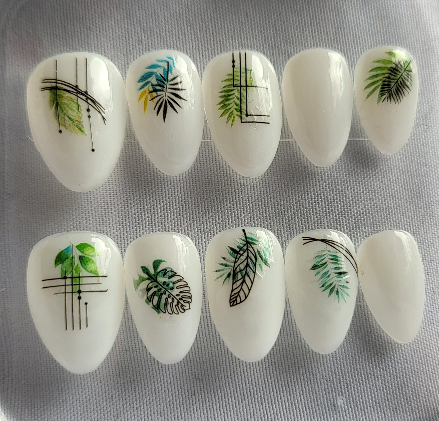 Création Nail Art – Jungle Graphique : L’Élégance Botanique