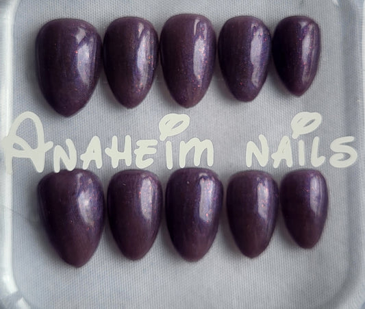 Création Nail Art ongles courts Violet Améthyste – Effet Nacré Scintillant