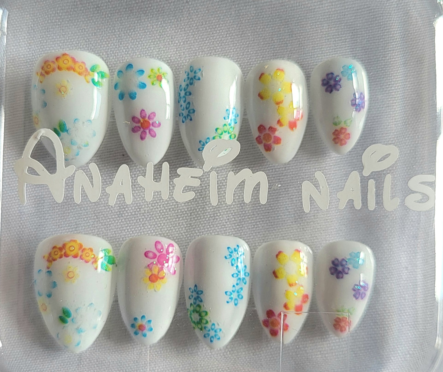 Création Nail Art ongles courts - Jardin Fleuri  de Fleurs Multicolores