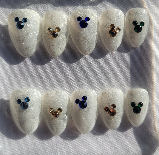 Création Nail Art Ongles Courts - Mickey Cristal Strass & Paillettes
