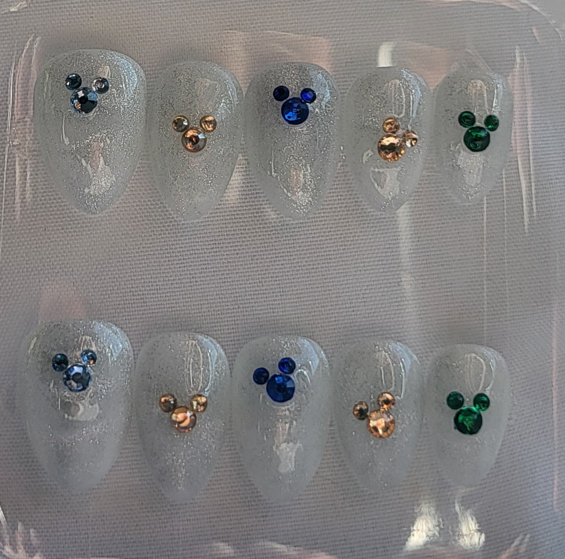 Création Nail Art Ongles Courts - Mickey Cristal Strass & Paillettes