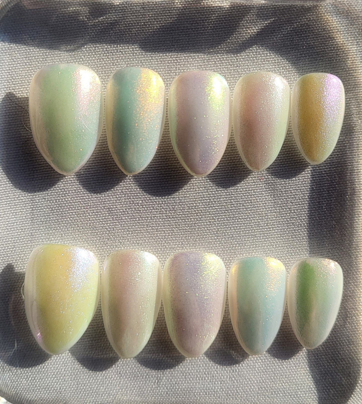 Création Nail Art Ongles Courts - Féerie Arc en Ciel