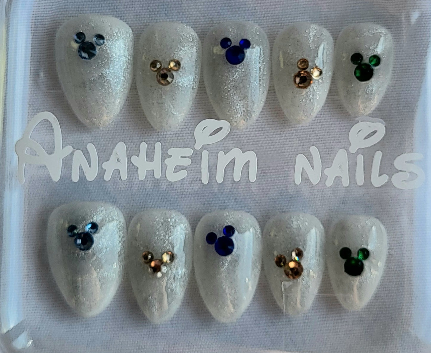Création Nail Art Ongles Courts - Mickey Cristal Strass & Paillettes