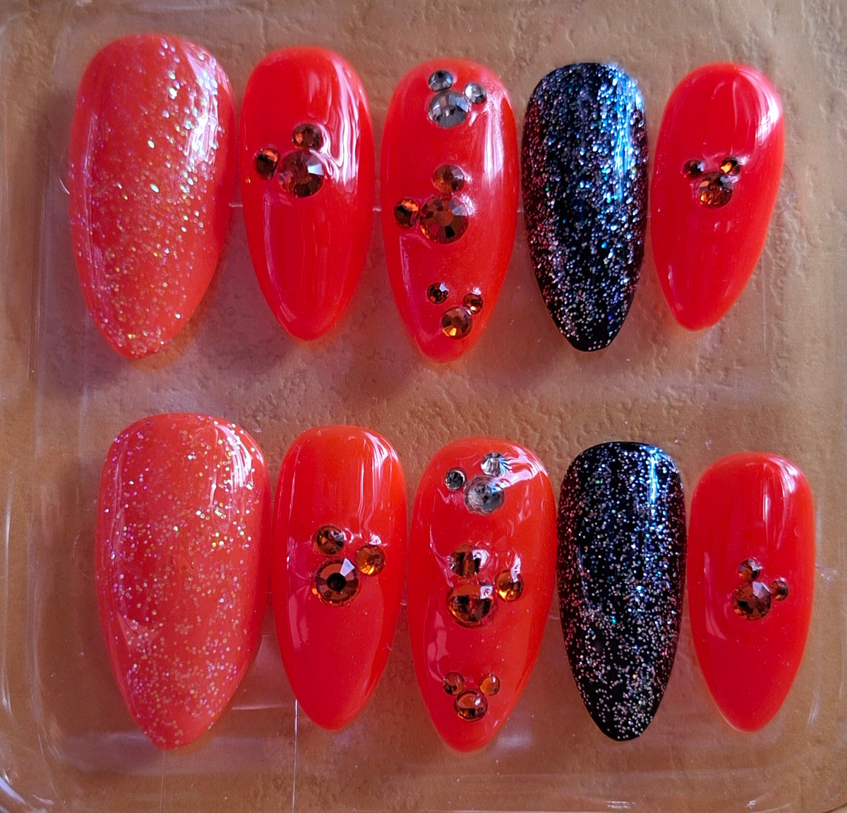 Création Nail Art Halloween Mickey Strass & Glitter
